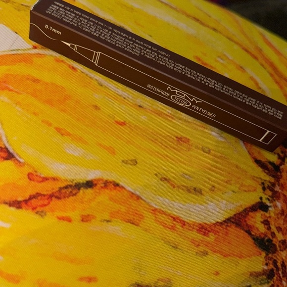 New 
MACQUEEN - Waterproof Pen‎ Eyeliner (Deep Brown - Picture 4 of 5